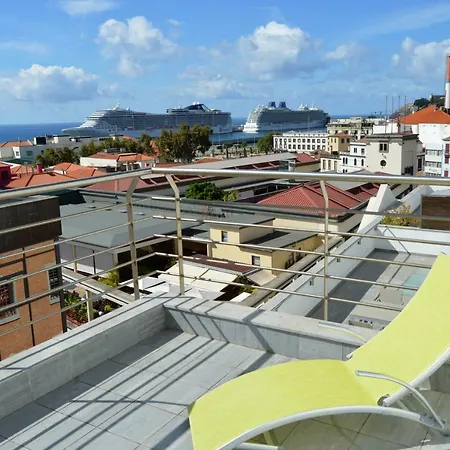 Floor In Center * Funchal (Madeira)