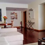 Floor In Center Apartman *