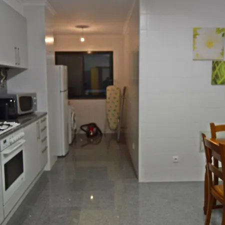 Floor In Center شقة فونشال