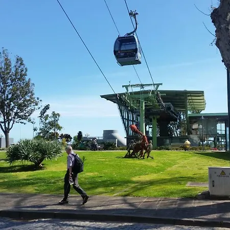 Floor In Center فونشال